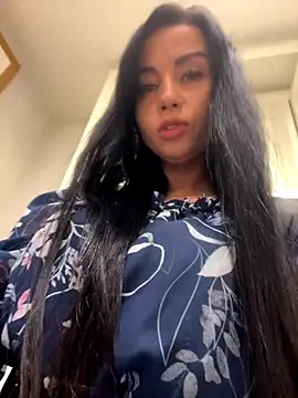 CrazzyChicks online show from September 27, 2025, 7:13 am