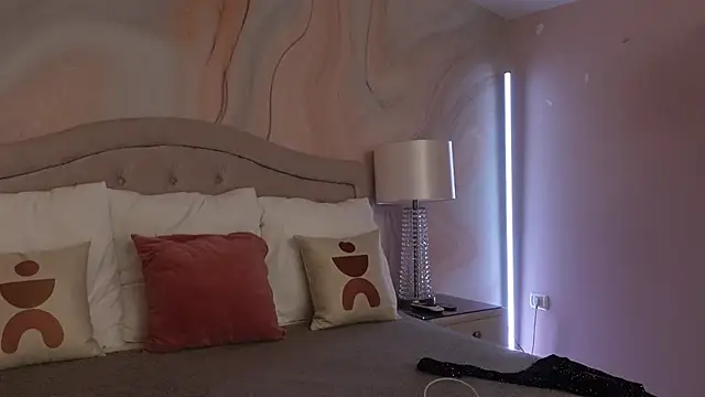 Snapshot of OliviaSirena chatting on October 9, 2025, 7:34 pm OliviaSirena online show from October 9, 2025, 7:34 pm