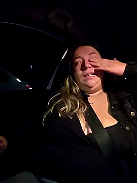 isabella rossse online show from October 29, 2025, 12:35 am