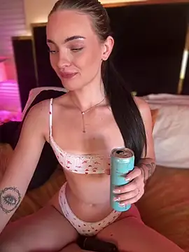 KarissaChantelle online show from June 19, 2026, 5:28 pm