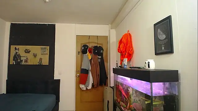 romeolovedark online show from December 3, 2024, 9:56 pm