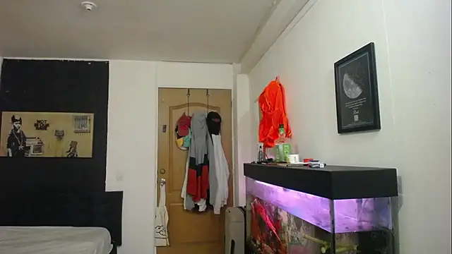 romeolovedark online show from December 28, 2024, 4:08 am