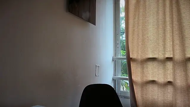 romeolovedark online show from June 8, 2026, 2:28 pm