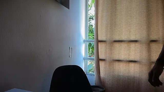 romeolovedark online show from June 18, 2026, 3:38 pm