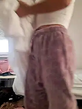 laura dirtyhot online show from December 16, 2024, 8:20 am