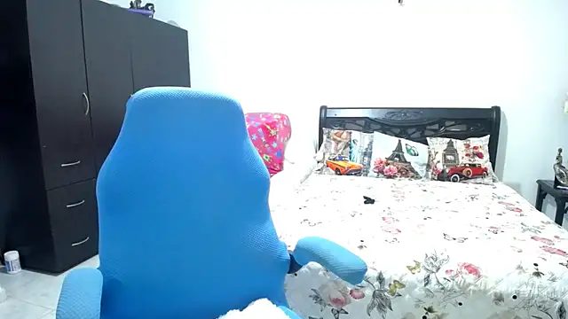 Snapshot of Xiimen chatting on November 13, 2025, 10:52 pm Xiimen online show from November 13, 2025, 10:52 pm