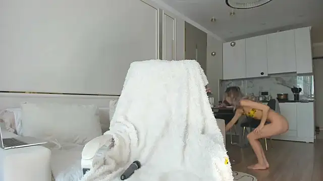 Pupasui02 online show from December 5, 2025, 6:55 am