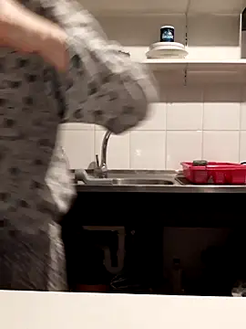 Moi Lina online show from February 12, 2026, 5:19 pm