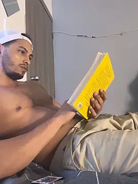 Kris Khalifa69 online show from April 30, 2026, 6:42 am