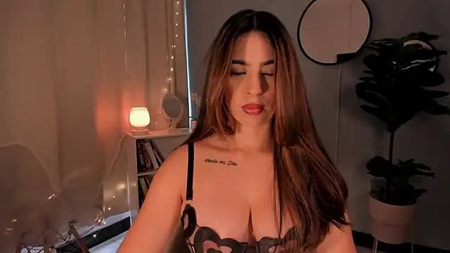 Snapshot of LiaPearce chatting on October 7, 2025, 12:24 pm LiaPearce online show from October 7, 2025, 12:24 pm