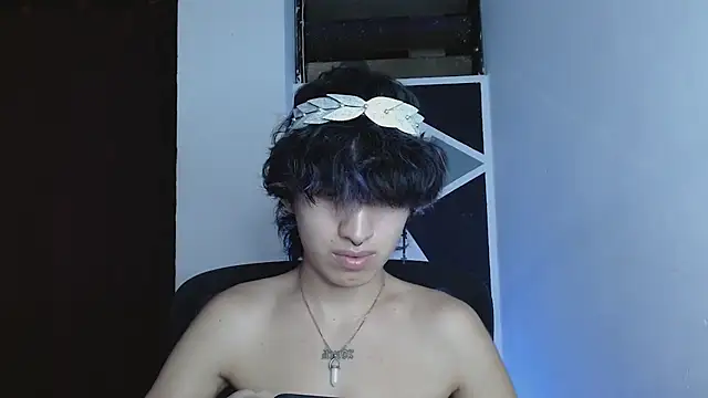 Snapshot of littlextreme chatting on March 5, 2026, 2:29 am littlextreme online show from March 5, 2026, 2:29 am