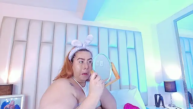 aandreaperez online show from February 9, 2026, 7:07 pm