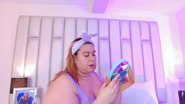 aandreaperez online show from February 10, 2026, 11:47 am