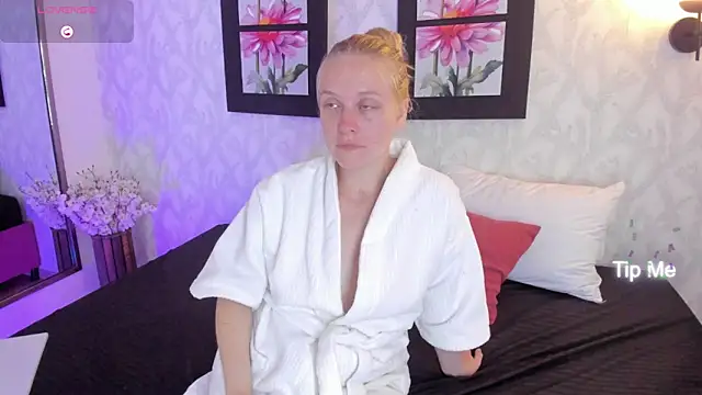 Snapshot of EmilySumer chatting on March 20, 2025, 5:57 am EmilySumer online show from March 20, 2025, 5:57 am