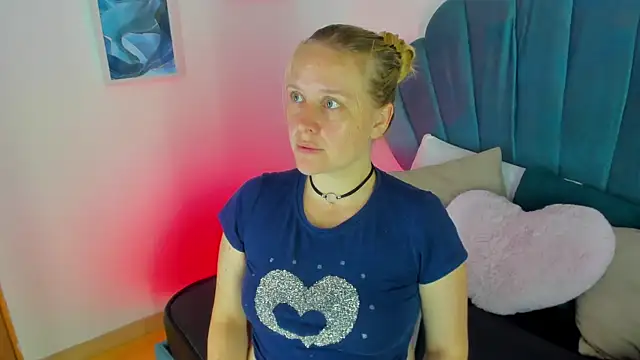 EmilySumer online show from July 20, 2026, 7:27 pm
