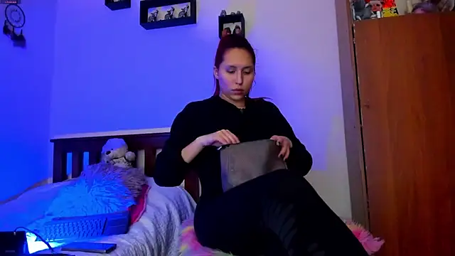 Cheerryll online show from March 6, 2025, 3:57 am