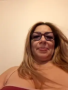 Snapshot of gisela27 chatting on March 7, 2026, 3:25 am gisela27 online show from March 7, 2026, 3:25 am