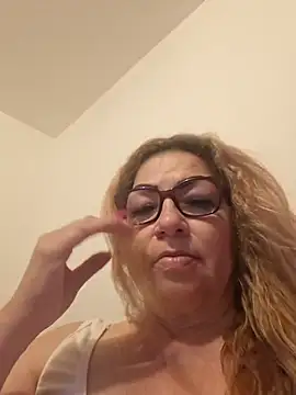 Snapshot of gisela27 chatting on August 3, 2026, 4:00 am gisela27 online show from August 3, 2026, 4:00 am