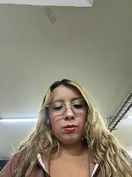 Snapshot of ValeriaHot69 chatting on May 8, 2026, 3:39 pm ValeriaHot69 online show from May 8, 2026, 3:39 pm