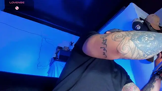 CamiloGray  online show from March 10, 2025, 1:32 pm