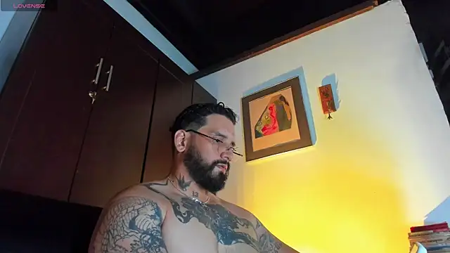 CamiloGray  online show from May 7, 2026, 3:39 pm