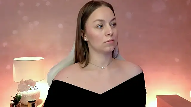 Snapshot of MilaFleur chatting on May 7, 2026, 2:11 pm MilaFleur online show from May 7, 2026, 2:11 pm