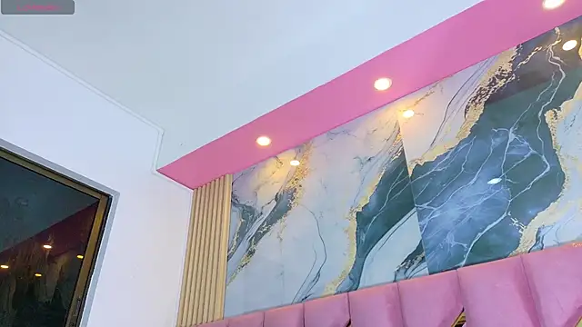 hornyhousekeeper  online show from September 19, 2025, 1:01 pm