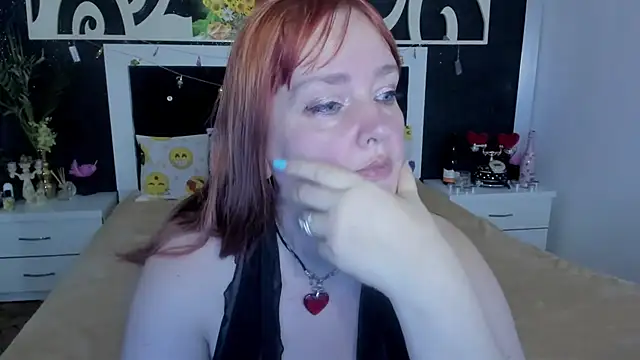 Snapshot of SinFulTitsDD chatting on January 5, 2025, 1:24 am SinFulTitsDD online show from January 5, 2025, 1:24 am