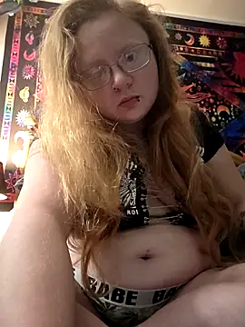 UpSetRedHead0018 online show from November 19, 2025, 9:37 pm