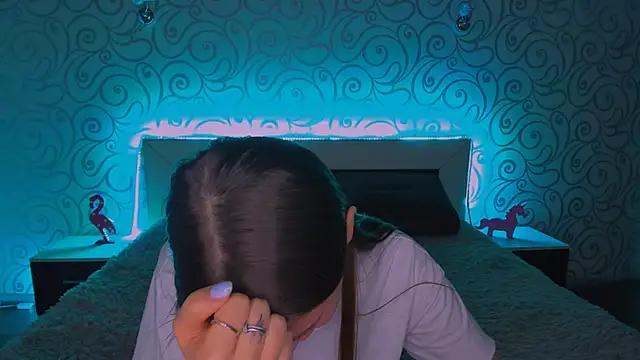 AlexaBarkley online show from December 15, 2024, 6:18 am