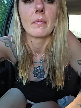 SheIsSomething online show from June 14, 2026, 1:47 am
