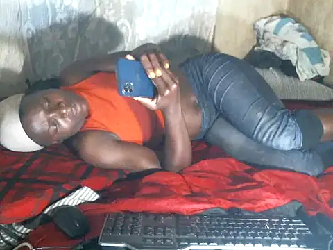 cute-shamza online show from February 12, 2026, 2:17 am