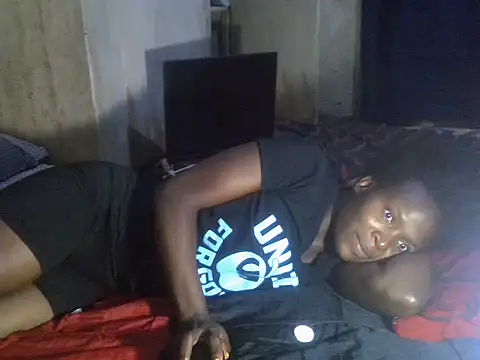 cute-shamza online show from April 28, 2026, 2:21 am
