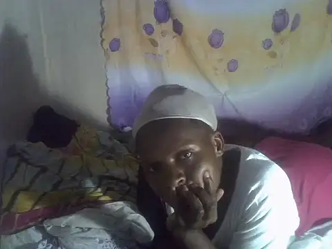 cute-shamza online show from June 12, 2026, 6:29 pm