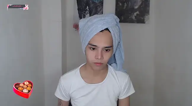 shecutie69 online show from December 18, 2024, 3:22 pm