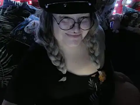 Snapshot of ThickBones chatting on December 15, 2024, 3:42 pm ThickBones online show from December 15, 2024, 3:42 pm