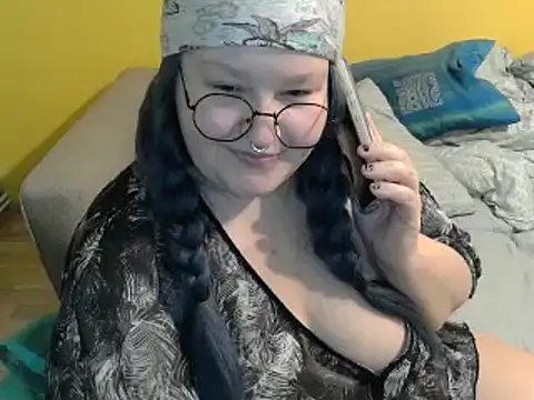 Snapshot of ThickBones chatting on December 19, 2024, 5:08 pm ThickBones online show from December 19, 2024, 5:08 pm