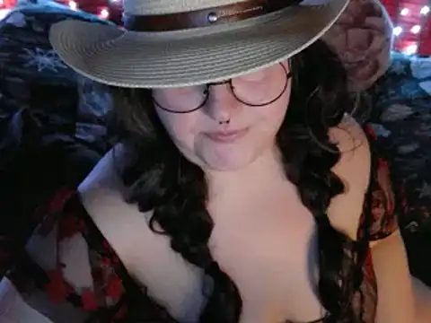 Snapshot of ThickBones chatting on March 19, 2025, 6:23 pm ThickBones online show from March 19, 2025, 6:23 pm