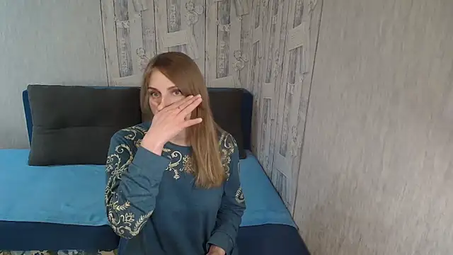 Pilly green  online show from May 14, 2026, 7:26 am