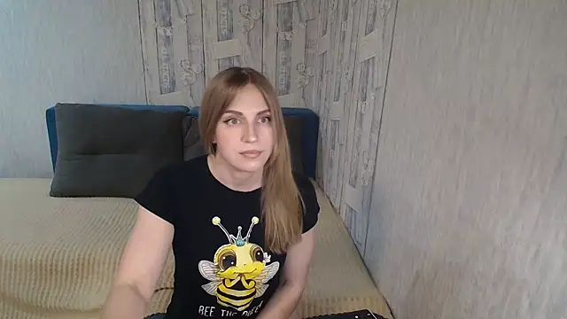 Pilly green  online show from May 19, 2026, 7:37 am