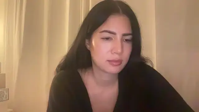 Snapshot of clairewntr chatting on February 21, 2026, 10:33 pm clairewntr online show from February 21, 2026, 10:33 pm