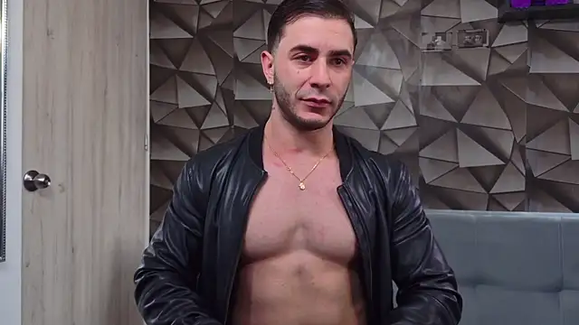 Latino stud4u online show from April 24, 2026, 4:09 pm