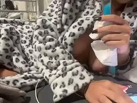 tbaexoxox online show from September 22, 2025, 2:13 am