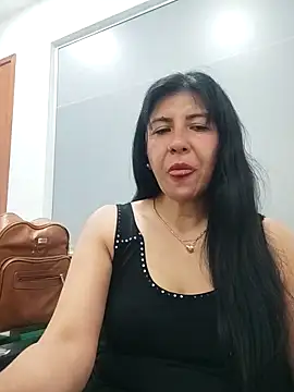 Snapshot of aisha_latina chatting on September 19, 2025, 3:02 pm aisha latina online show from September 19, 2025, 3:02 pm