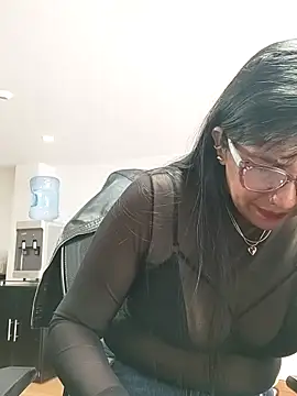 Snapshot of aisha_latina chatting on October 21, 2025, 3:13 pm aisha latina online show from October 21, 2025, 3:13 pm