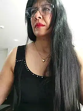 Snapshot of aisha_latina chatting on October 22, 2025, 2:39 pm aisha latina online show from October 22, 2025, 2:39 pm