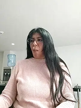 Snapshot of aisha_latina chatting on October 28, 2025, 3:36 pm aisha latina online show from October 28, 2025, 3:36 pm