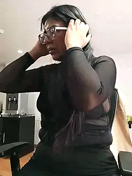 Snapshot of aisha_latina chatting on October 30, 2025, 3:57 pm aisha latina online show from October 30, 2025, 3:57 pm