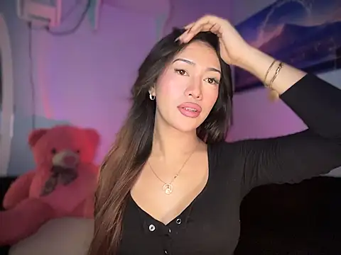 Jasmine Elcock online show from November 23, 2025, 3:56 pm