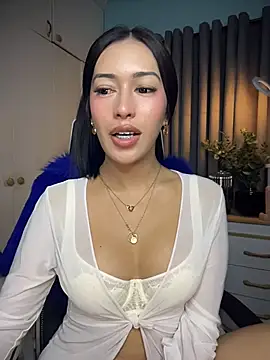 Snapshot of Jasmine_Elcock chatting on May 5, 2026, 12:18 am Jasmine Elcock online show from May 5, 2026, 12:18 am